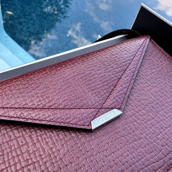 Loewe 🤍 Maroon Textured Leather Clutch - Picture 12 of 14